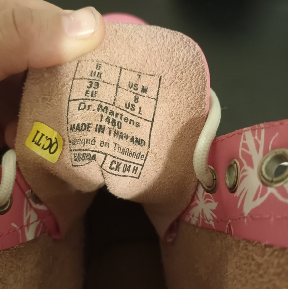 RARE Dr. Martens Pink Butterfly Rose Boots USL 8 - Picture 6 of 6